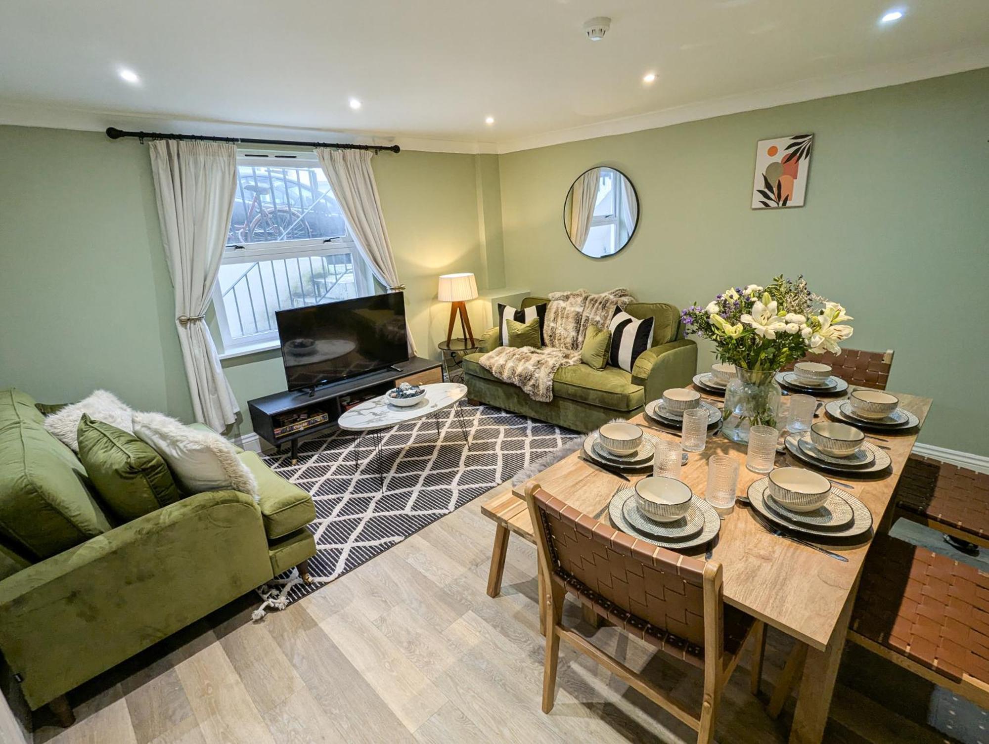Central Brighton Stunning 3Bed With Garden, Sleeps 8 מראה חיצוני תמונה